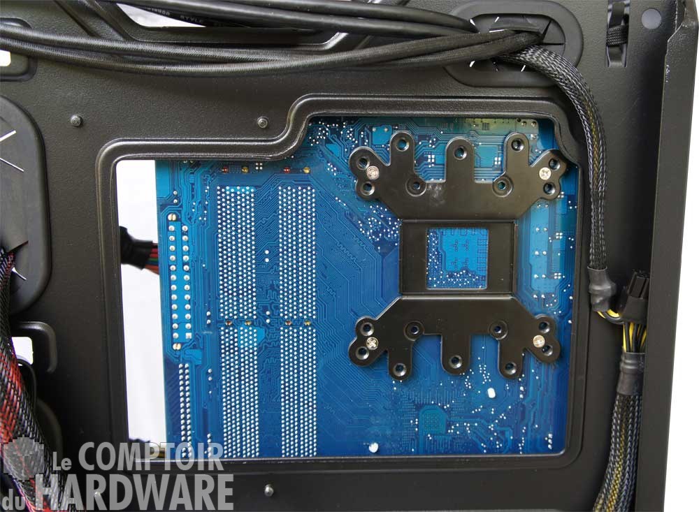 level 10 gt - acces backplate et atx 12v