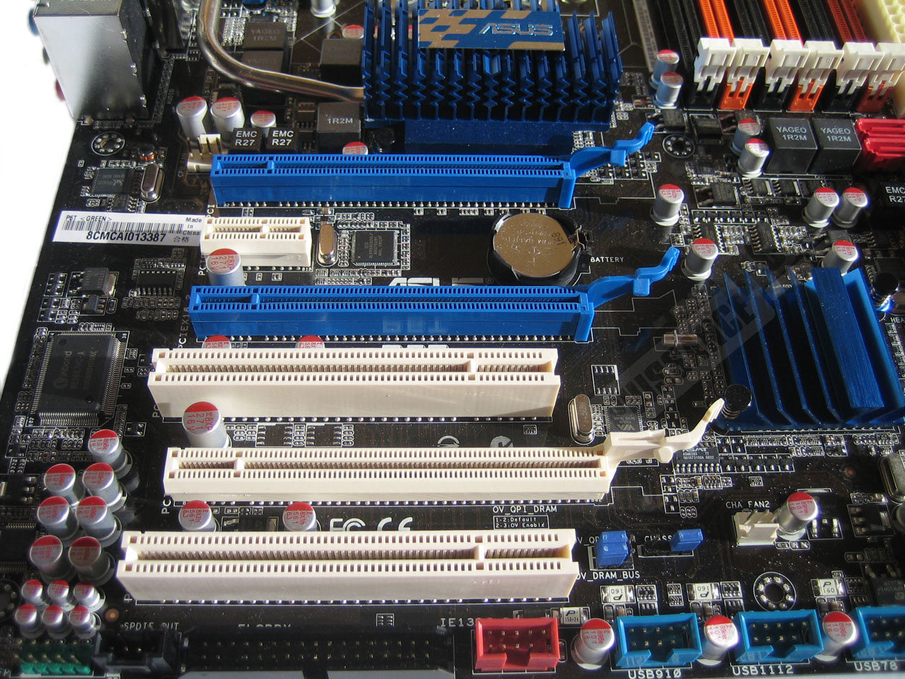 Comparatif cartes mères X58 photo Asus P6T slot PCIE