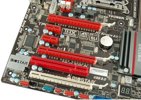 Biostar TPower X79 vue slots PCIe [cliquer pour agrandir]