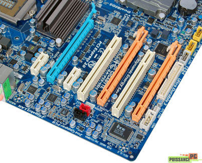 Gigabyte P55-UD5 slots PCIe [cliquer pour agrandir]