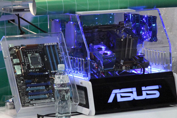 /stories/_cm/x58/asus_p6x58_computex.jpg