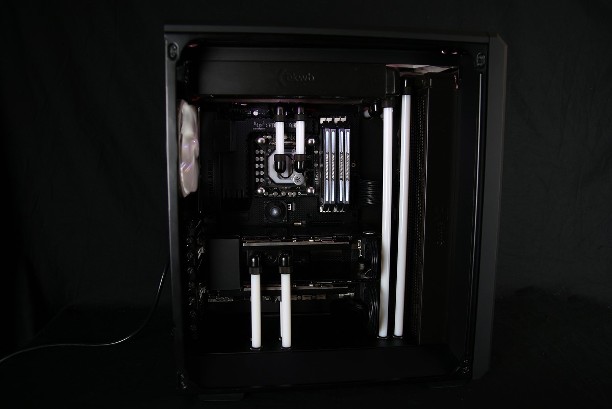 Modding : Richard Keirsgieter - Carbide MbK : Le watercooling est relativement bien camouflé.