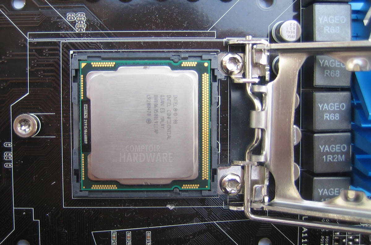 Socket LGA 1156 cpu installé 