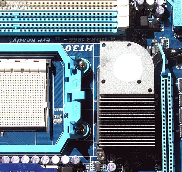 gigabyte 890fxt ud7 radiateur fix mobo