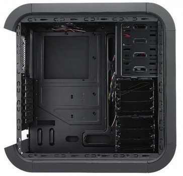 bitfenix_survivor_3.jpg [cliquer pour agrandir]