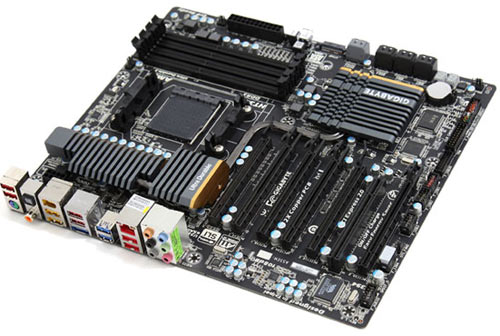 gigabyte_990fxa_ud7.jpg