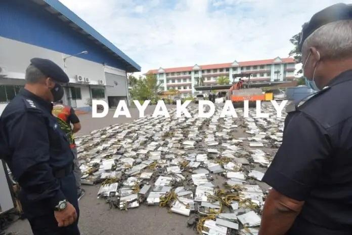 dayakdaily malaisi asic rouleau compresseur