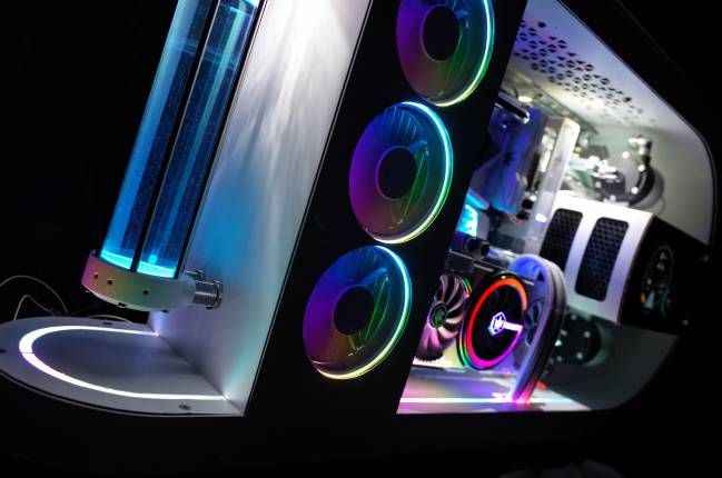 Ah le RGB, on ne pouvait pas l'oublier... [cliquer pour agrandir]