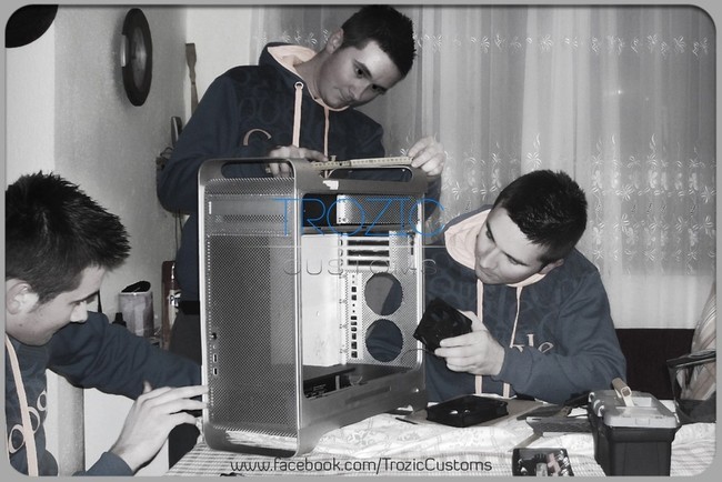 Modding : Mirza Trozic - Power Mac G5 : Zavez pas vu Mirza ? [cliquer pour agrandir]