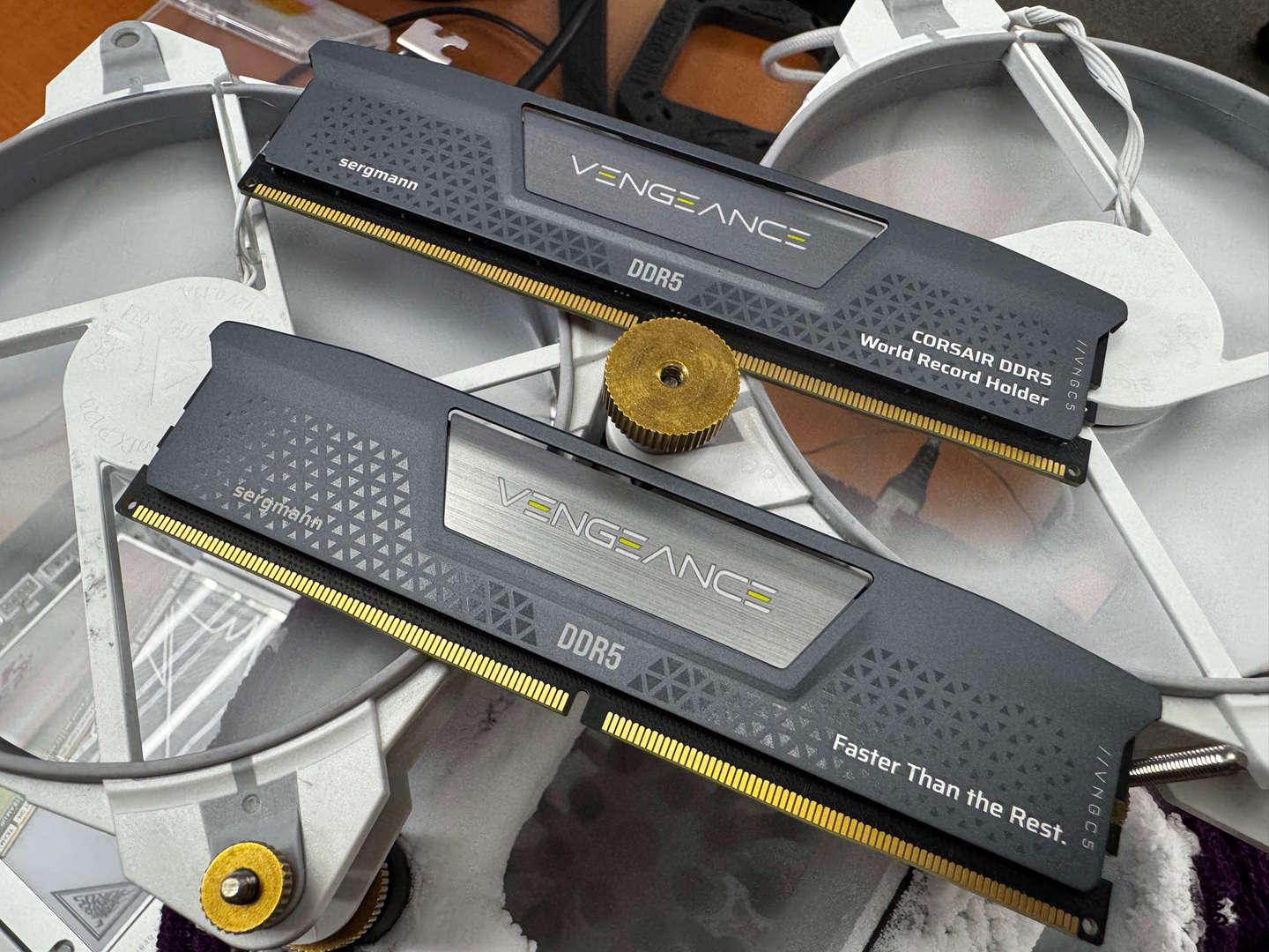 corsair vengeance record ddr5 sergmann