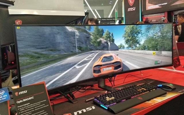 MSI a fait le plein d'écrans, dont un 49 144Hz incurvé. Du déjà