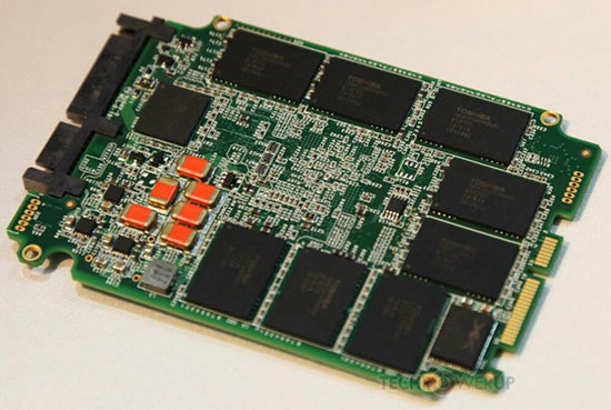 ocz_vector180_pcb_computex.jpg