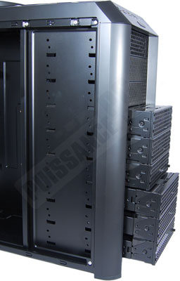 Antec Nine Hundred Two 902 cages disques durs extraction [cliquer pour agrandir]