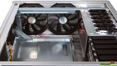 Cooler Master ATCS 840 intérieur haut [cliquer pour agrandir]