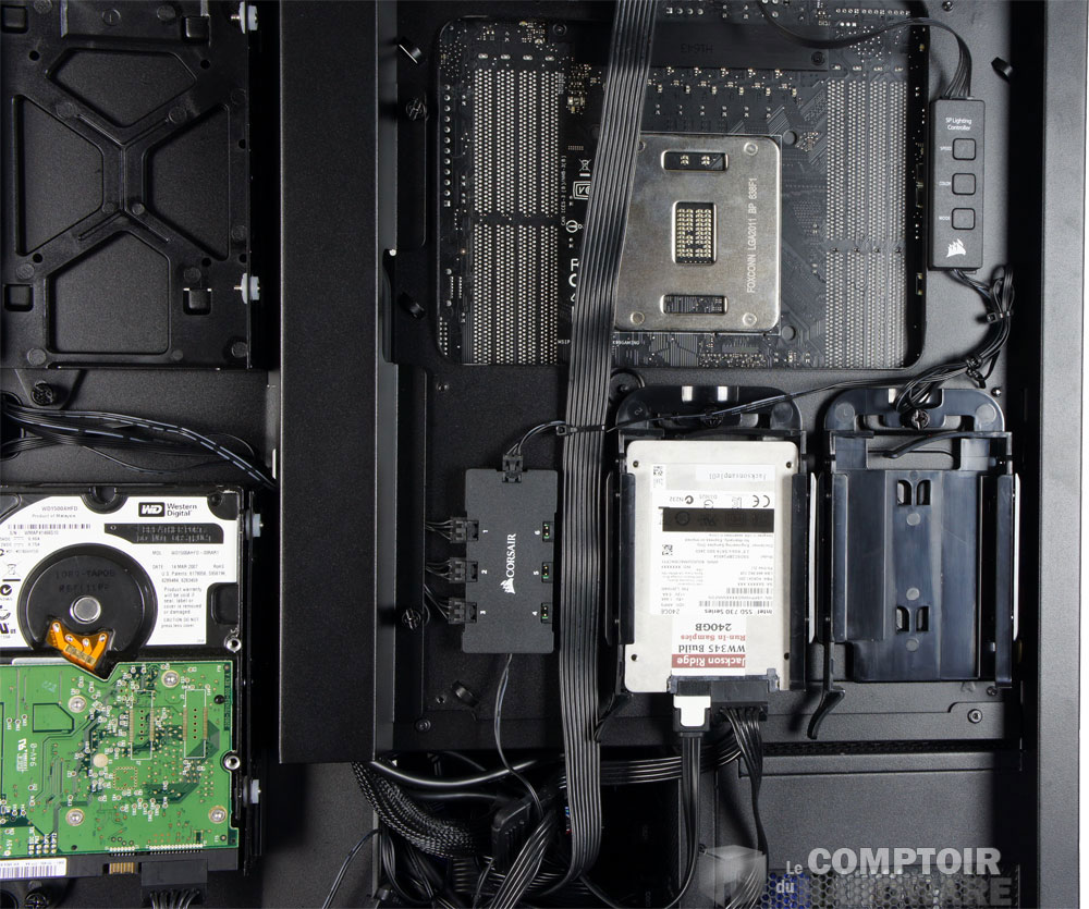 Boîtier PC Gaming Corsair Crystal 570X RGB - Moyenne Tour ATX, 4 Panneaux Verre Trempé, 3 Ventilateurs RGB Inclus (Noir)