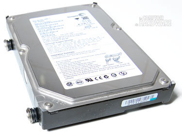 Lian Li PC-B25F montage disques durs [cliquer pour agrandir]