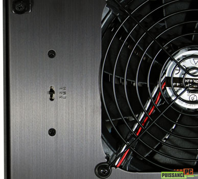 Lian Li PC-X1000 face arrière 2 [cliquer pour agrandir]