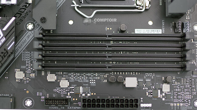 Slots DDR4 et alimentation [cliquer pour agrandir]