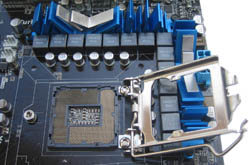  Socket LGA 1156 ouvert  [cliquer pour agrandir]