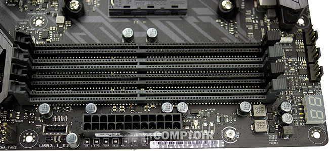 Asus Crosshair VI Hero : les slots DDR4 [cliquer pour agrandir]