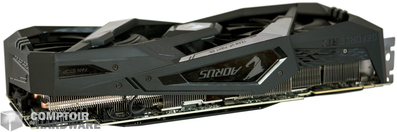 aorus rtx 2080 ti xtreme - vue de 3/4 pour mieux appréhender la hauteur