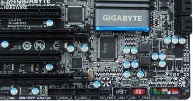 gigabyte p67a ud5 usb3 connecteurs [cliquer pour agrandir]