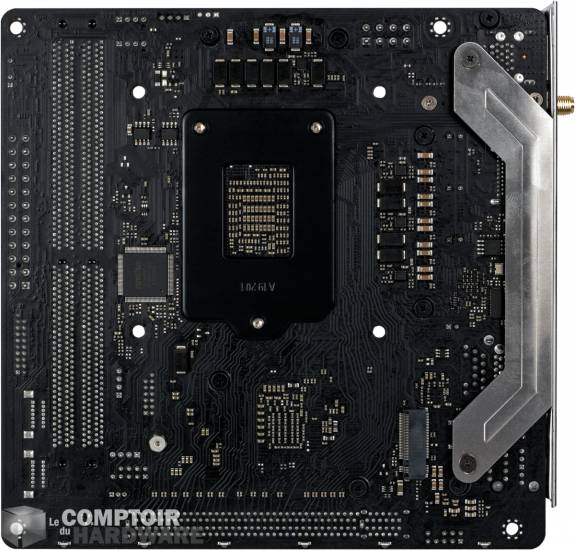 asrock phantom gaming itx - vue de derrière [cliquer pour agrandir]