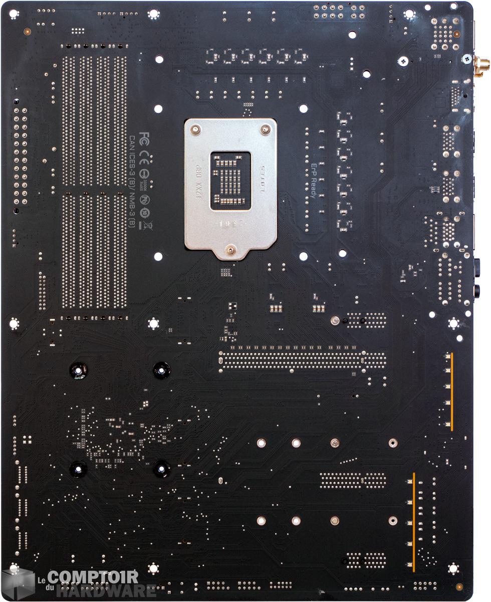 gigabyte z490 aorus elite ac - vue détaillée du pcb : face arrière