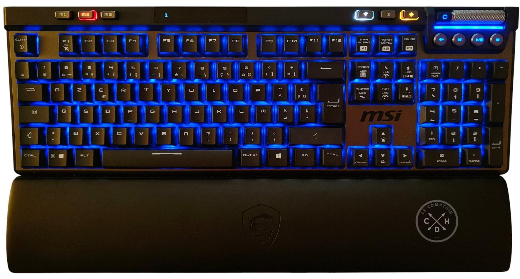 Le clavier a bonne allure, mais certains caractères sont chelous. [cliquer pour agrandir]